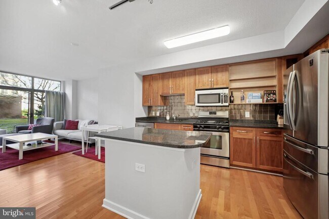 Building Photo - 475 K St NW