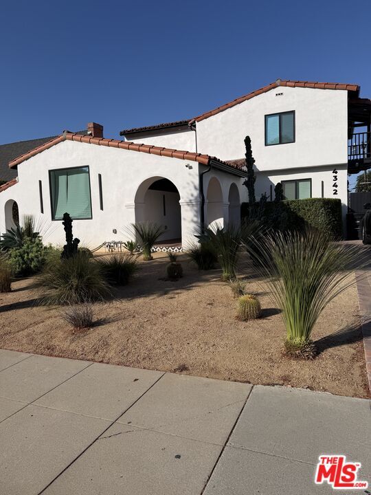 Building Photo - 4342 Angeles Vista Blvd