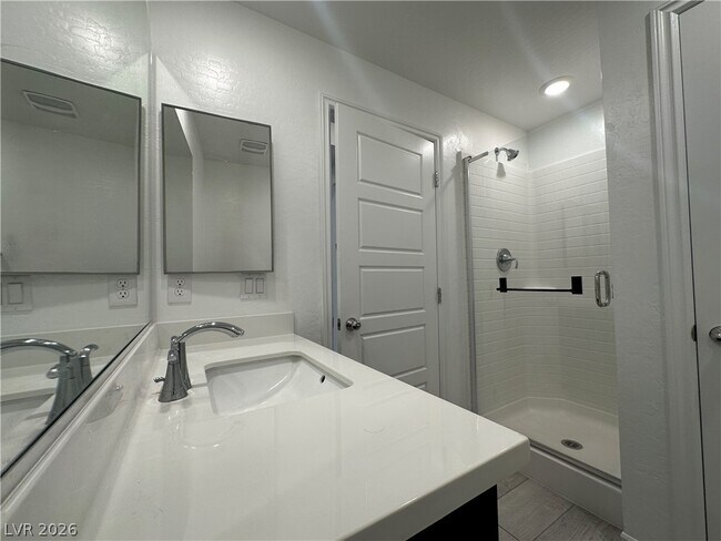 Building Photo - 25 Barbara Ln