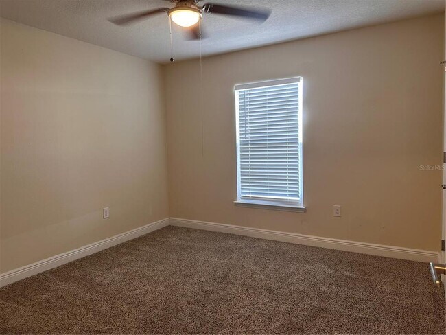 Building Photo - 402 Edith Dr