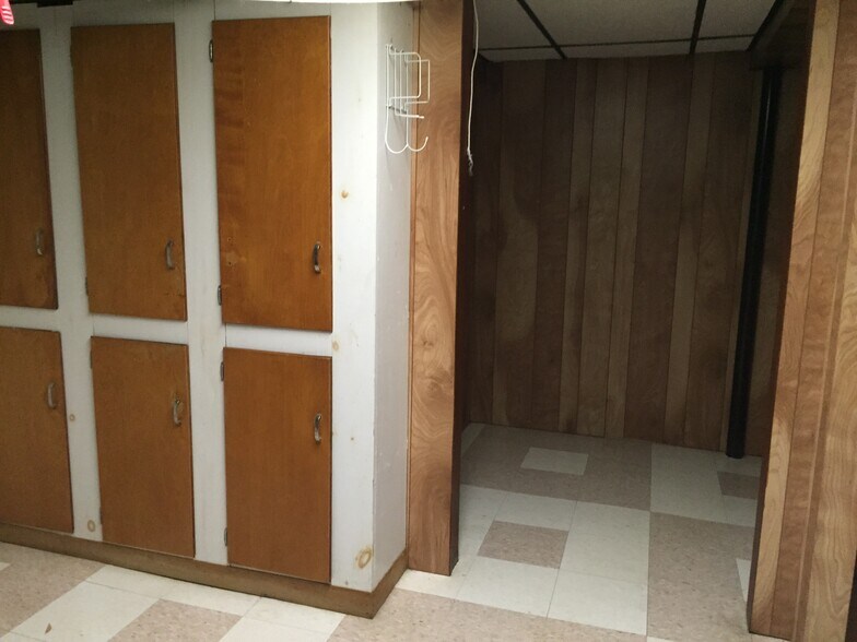 Building Photo - 2928 Belcher Dr