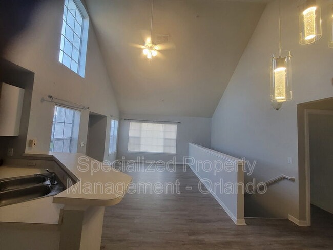 Building Photo - 9077 Lee Vista Blvd