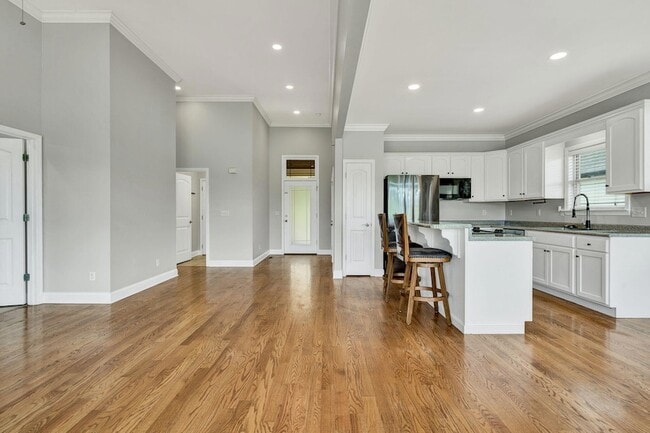 Building Photo - 955 Dodie Dr