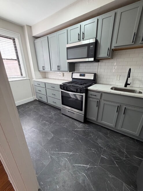 Building Photo - 5616 Pershing Ave