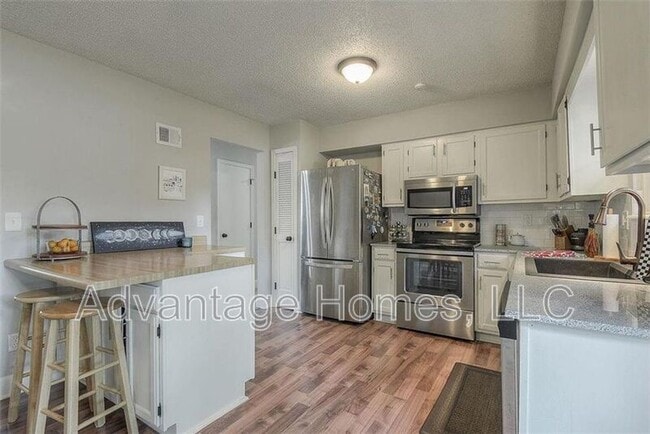 Building Photo - 13024 S Trenton St