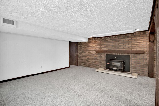 Building Photo - 9183 Indian Mound Ct NW