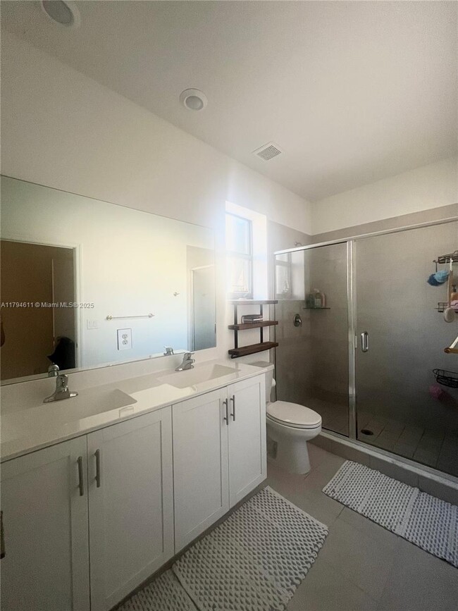 Building Photo - 3423 W 110th St