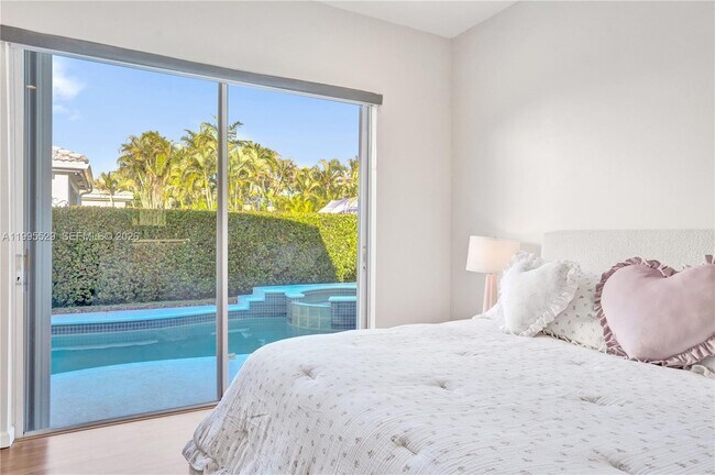 Building Photo - 6928 NW 33rd St