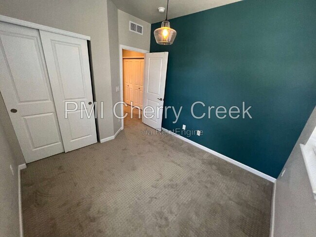 Building Photo - 9010 E Caley Way