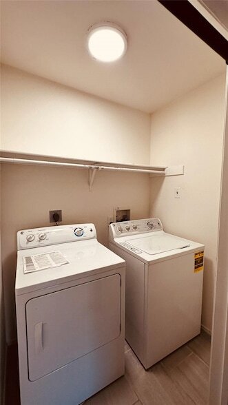 Building Photo - 8750 Park Ln