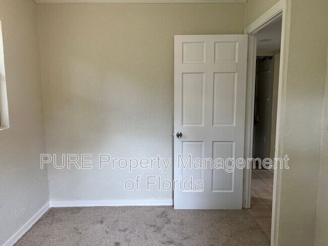 Building Photo - 2205 NE 14th Ave