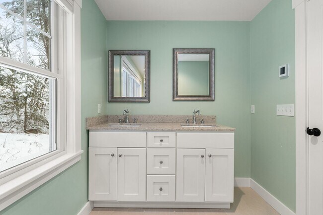 Building Photo - Keystone