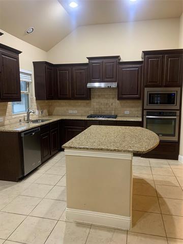 Building Photo - 5813 Fremont Dr