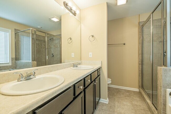 Building Photo - 9675 Rushmore Cir