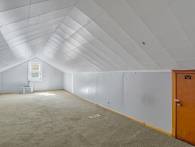 Building Photo - 1622 West Blvd