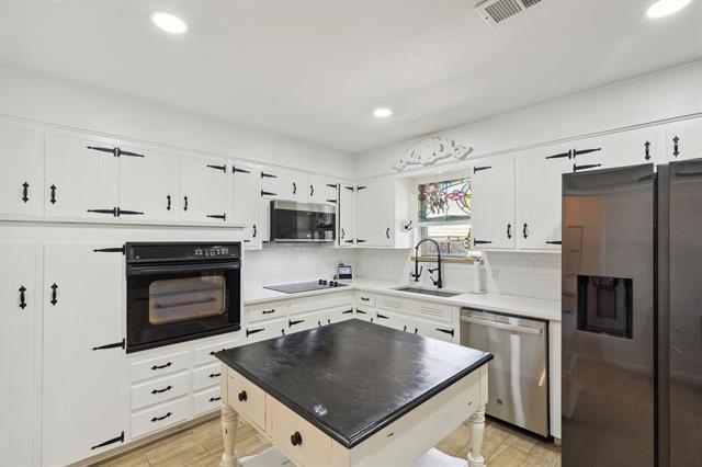 Building Photo - 724 Edgehill Dr