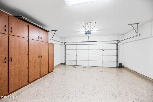 Building Photo - 2236 W Davis Rd