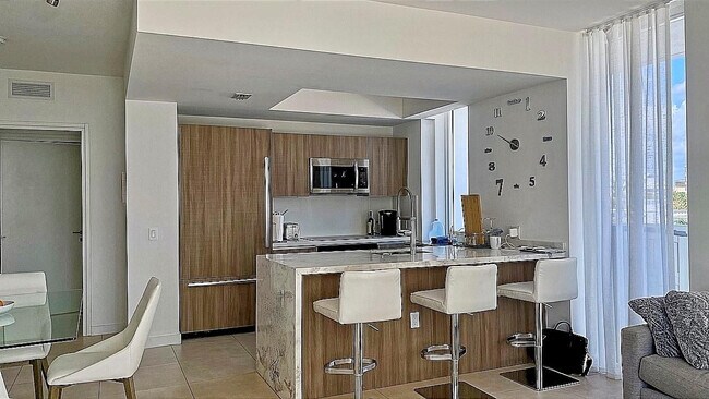 Building Photo - 401 N Birch Rd