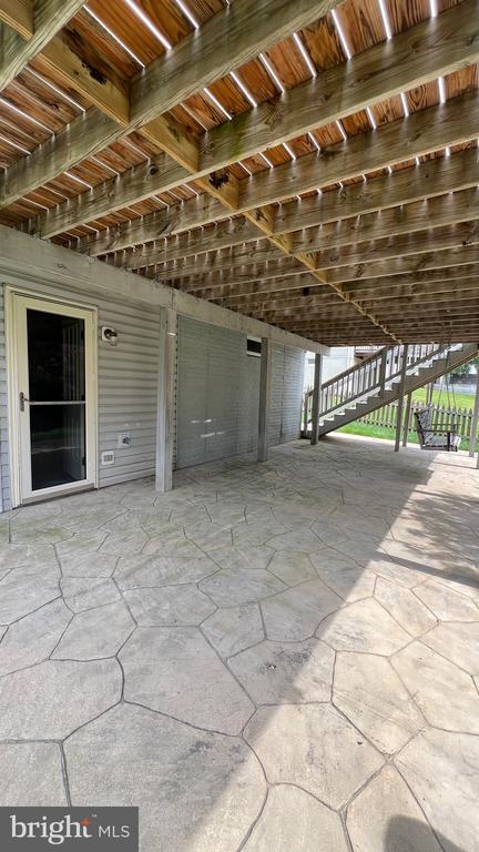 Building Photo - 16 Emerald Dr