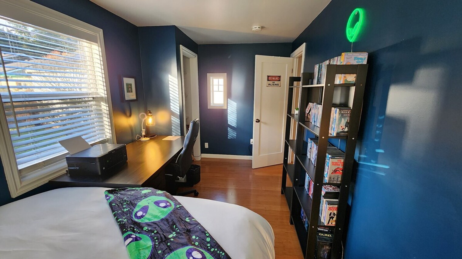 Building Photo - 11315 Roosevelt Way NE