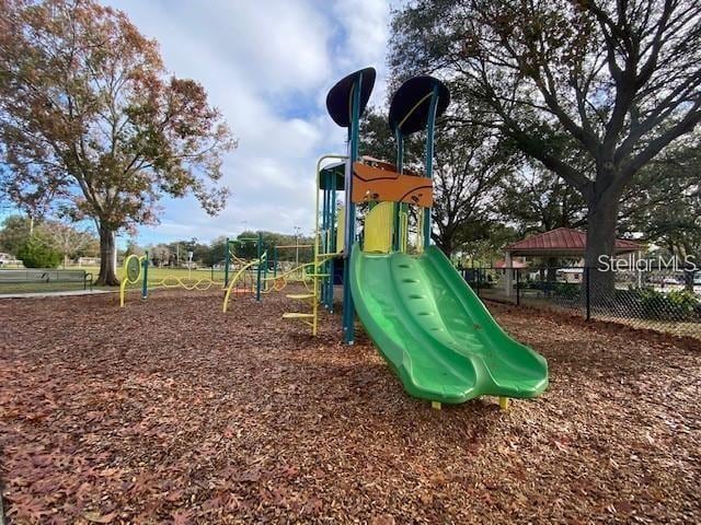 Building Photo - 907 Columbia St