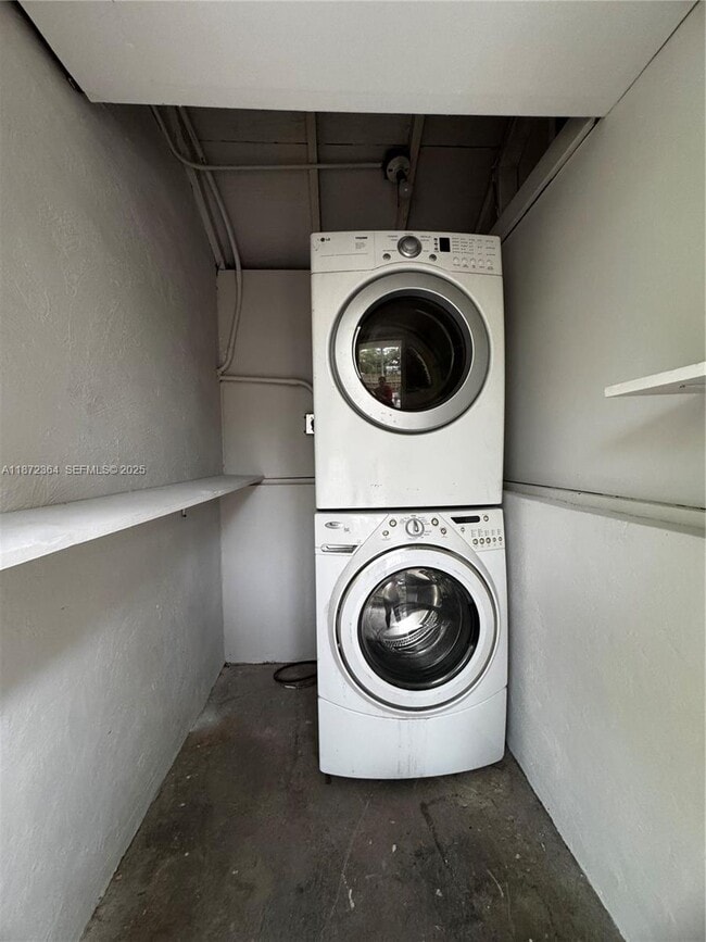 Building Photo - 1601 SW 20th Ave