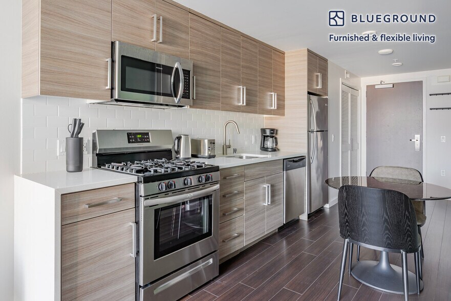 Building Photo - 150 Van Ness Ave