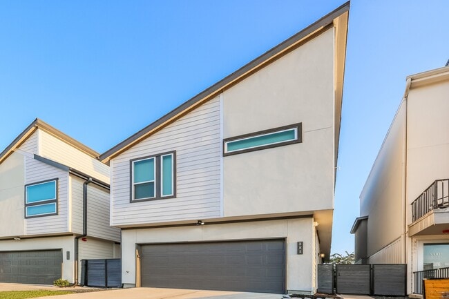 Building Photo - 381 N Centro Cir