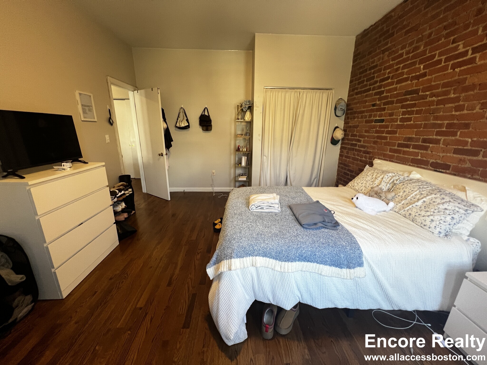 Building Photo - 15 Stearns Rd