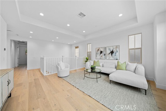 Building Photo - 206 Collino
