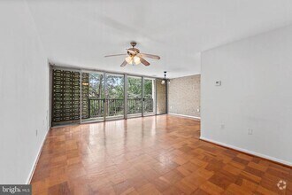 Building Photo - 4420 Briarwood Ct N