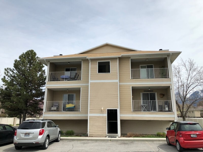 Building Photo - 818 Gatewood Dr