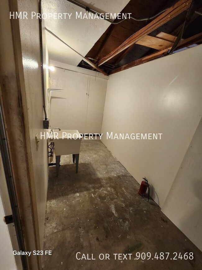 Building Photo - THIS HOUSE IS SPLIT  in a quiet Rancho Cuc...