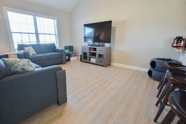 Building Photo - Pet Friendly Four Bedroom with Basement!