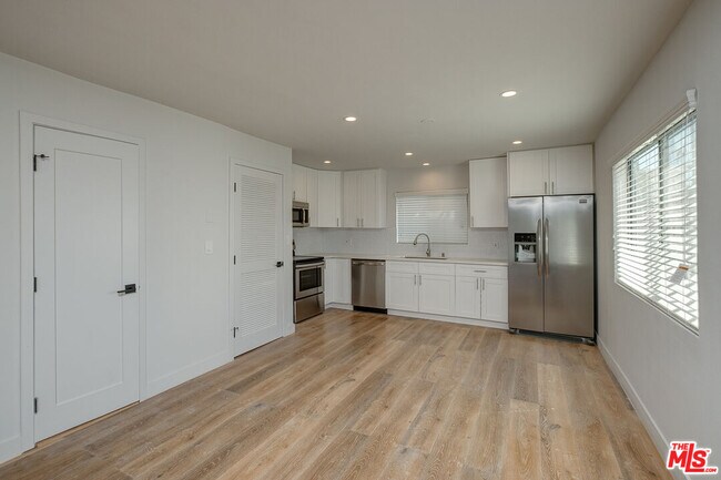 Building Photo - 4320 Finley Ave