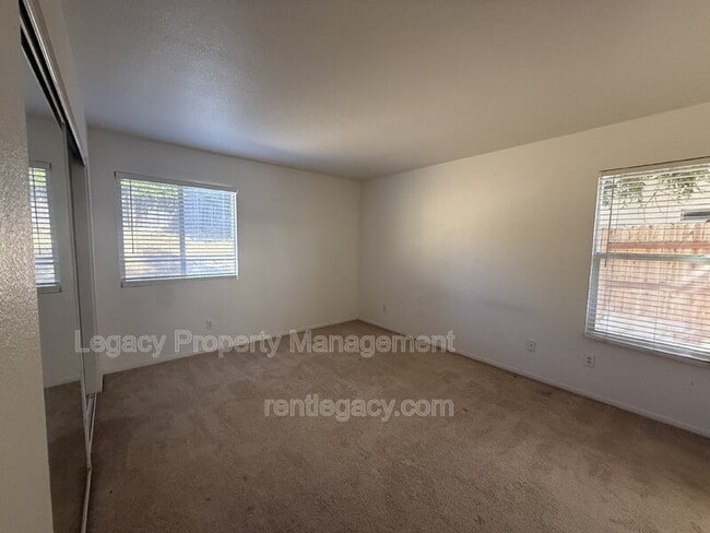 Building Photo - 4329 Middlebury Way