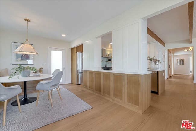 Building Photo - 211 Bellino Dr