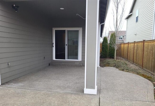 Building Photo - Beautiful 3 Bed 2 Bath Home in Enumclaw