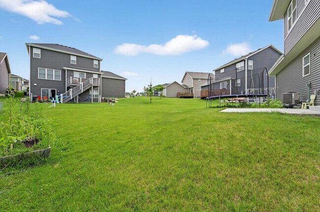 Building Photo - 9720 Winter Basil Dr