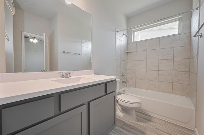 Building Photo - 101 Eliana Shores Dr
