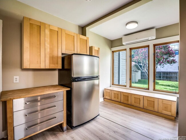 Building Photo - 132 Perry Ct