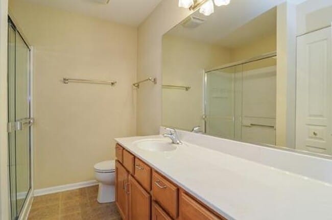 Building Photo - 1073 Stamford Ct