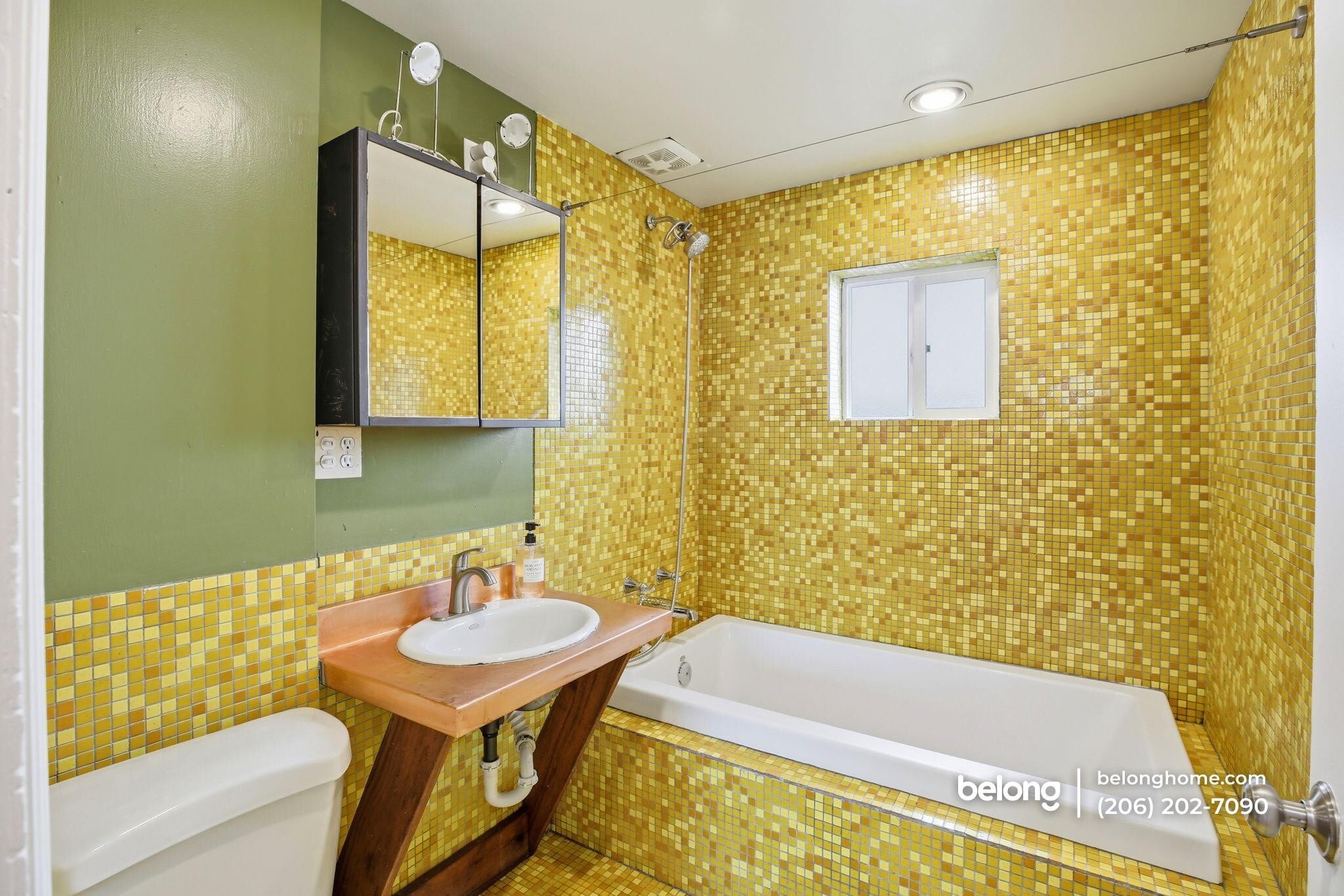 Building Photo - 4302 Woodlawn Ave N