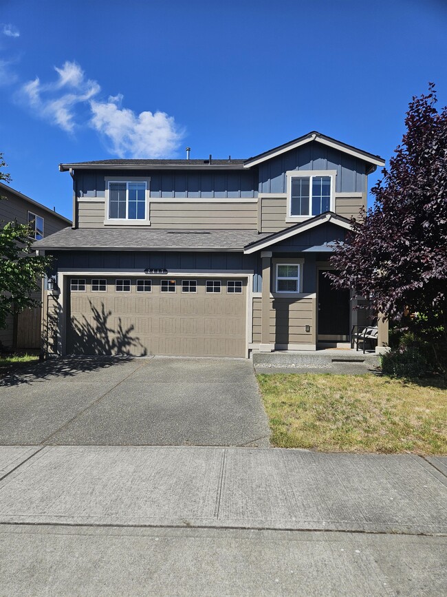 Building Photo - 2417 Fiddleback St NE