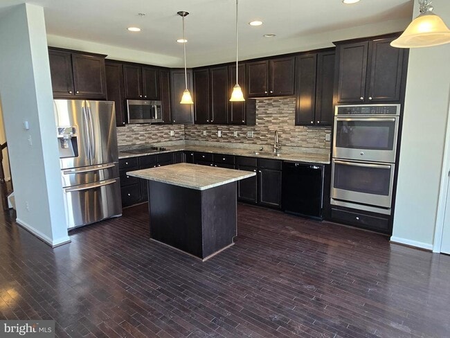 Building Photo - 514 Millar Ct