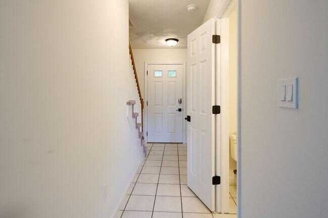 Building Photo - 3017 Fairchild Ln