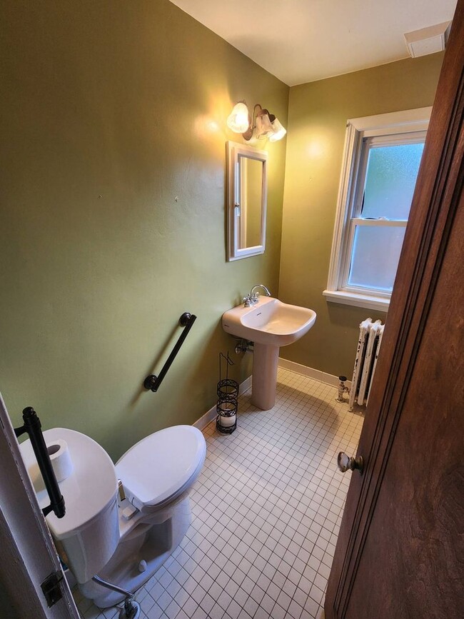 Building Photo - A Place You’ll Love to Call Home – Gorgeous 4-Bedroom Property!