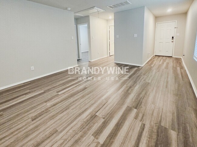 Building Photo - 7018 Winding Shelf