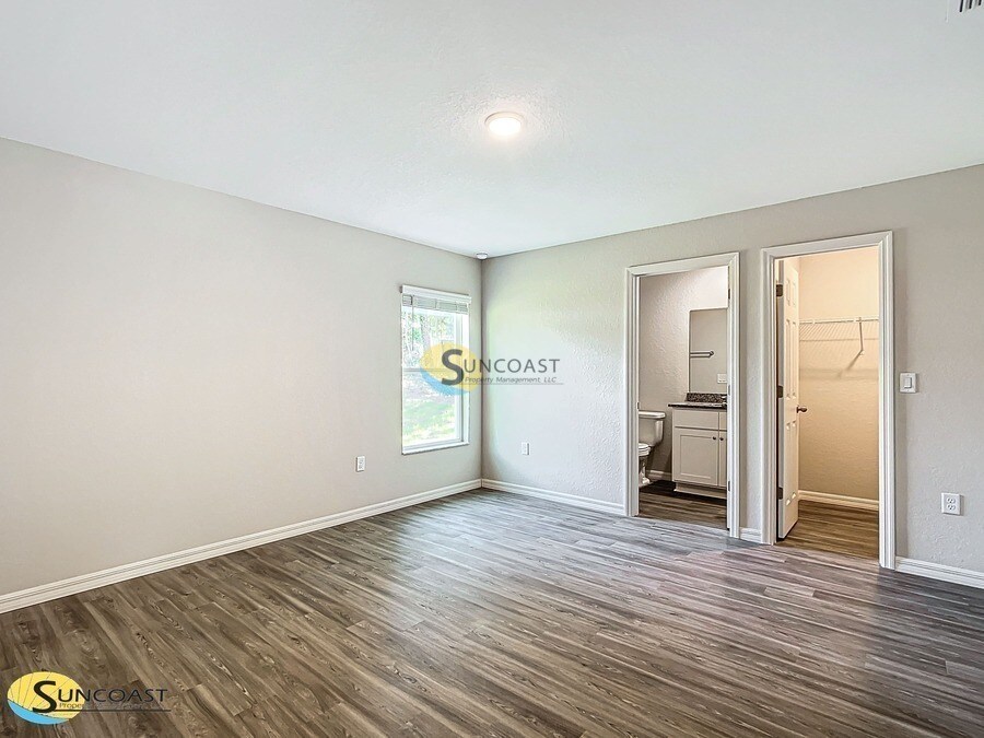 Building Photo - 4 Larch Radial