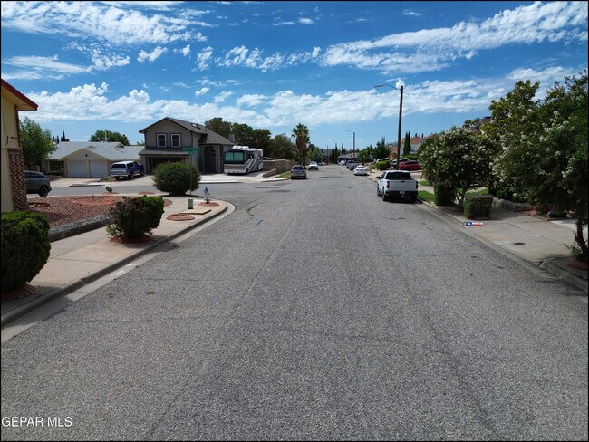 Building Photo - 11109 Loma Grande Dr